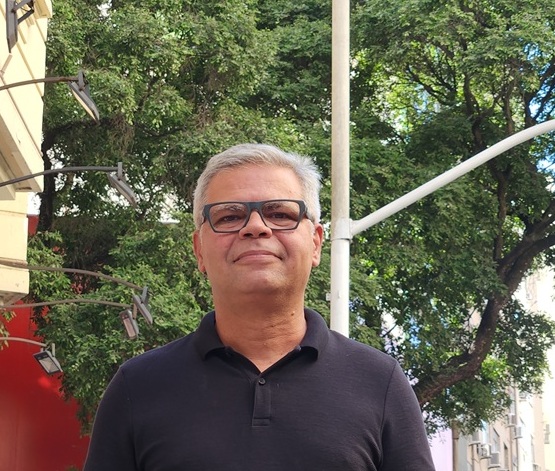 Justos coloca corretores no outdoor quem faz toda a diferença