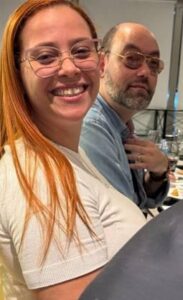 No jantar de julho, confraternização e alegria entre os confrades e participantes. Foto: Divulgação