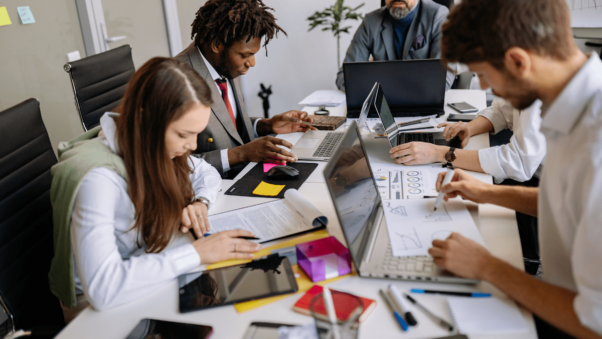 Pesquisa da Justos aponta dificuldades no trabalho dos corretores