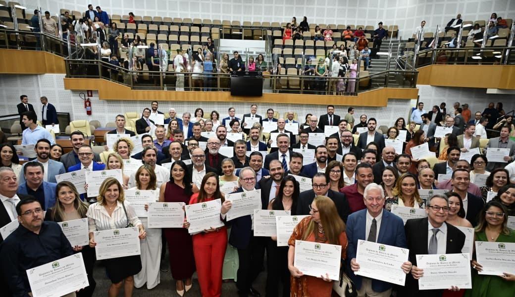 Corretores de Seguros recebem Diploma de Honra ao Mérito