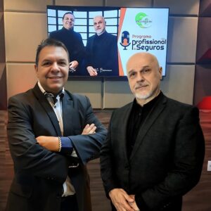 Fábio Sorolla e Marcello Brancacci apresentam o programa Profissional de Seguros.