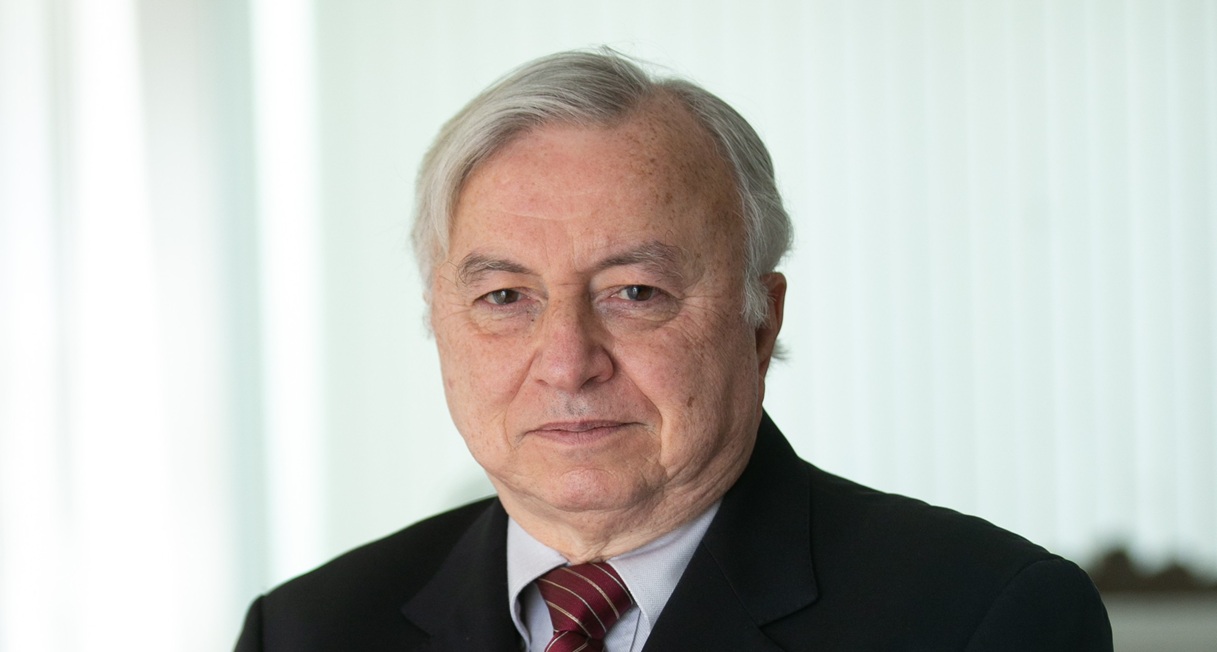 Glosa: jabuticaba para consumidor e jaca na cabeça de fornecedor