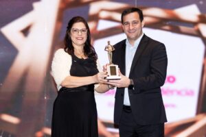 Sonia Marra, presidente do CVG-RJ e Bernardo Castello, diretor-presidente da Bradesco Vida e Previdência