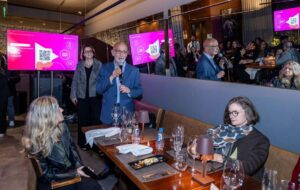 Alexandre Kalache, especialista em longevidade, e Ana Julião, da Edelman