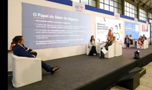 Especialistas debatem prevenção de desastres naturais no evento