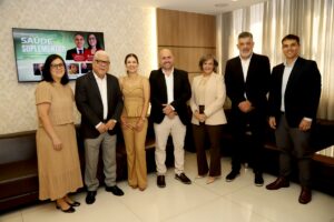 Dirigentes do CSP-MG, Sincor-MG, SindSeg MG/GO/MT/DF e representantes da FenaSaúde e da ANS
