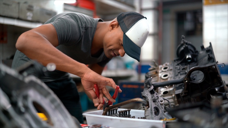 Zurich capacita mão de obra em funilaria com foco em inclusão e sustentabilidade