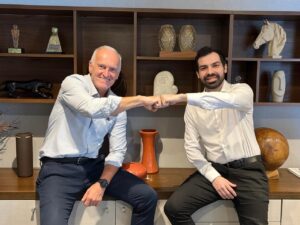 Alberto Lohmann, diretor comercial, e Tauã Masseroni, diretor operacional da Oxxy Seguradora