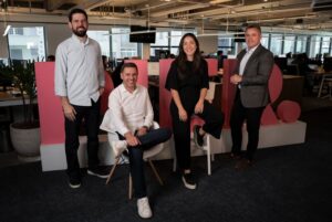 Victor Horta (CPO), Igor Mascarenhas (CEO), Camila Kataguiri (co-CEO) e Flávio Rewa (CCO). Crédito de Imagem: Rafael Merino