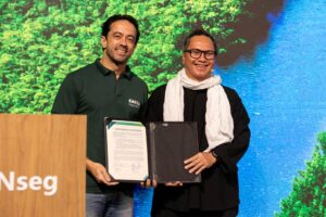 Presidente da Caixa Seguridade e Butch Bacani, head de Seguros da UNEP FI, após adesão da Caixa ao PSI