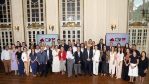 Confraternização reuniu representantes das beneméritas, associados, integrantes da diretoria, autoridades e lideranças do mercado