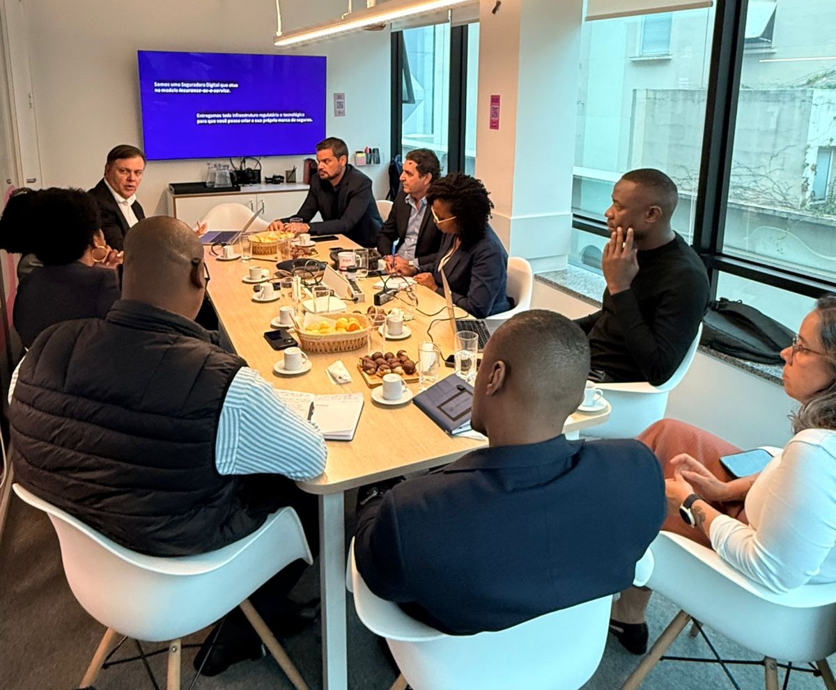 Split Risk participa de encontro com reguladores de Moçambique